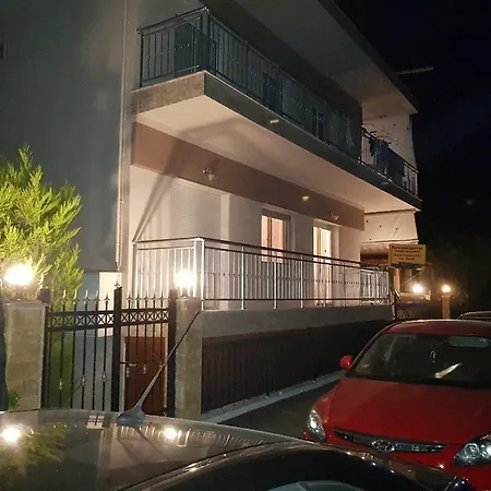 Dimitris Apartment Nea Plagia